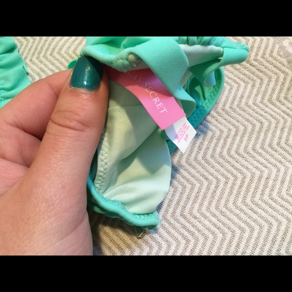 VS Pink Swim Set - Picture 2 of 3